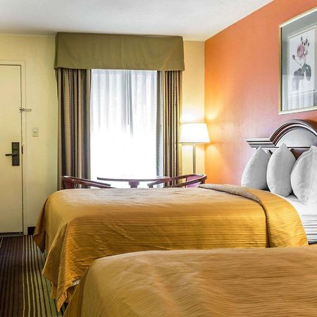 Quality Inn University Winston-Salem Zewnętrze zdjęcie