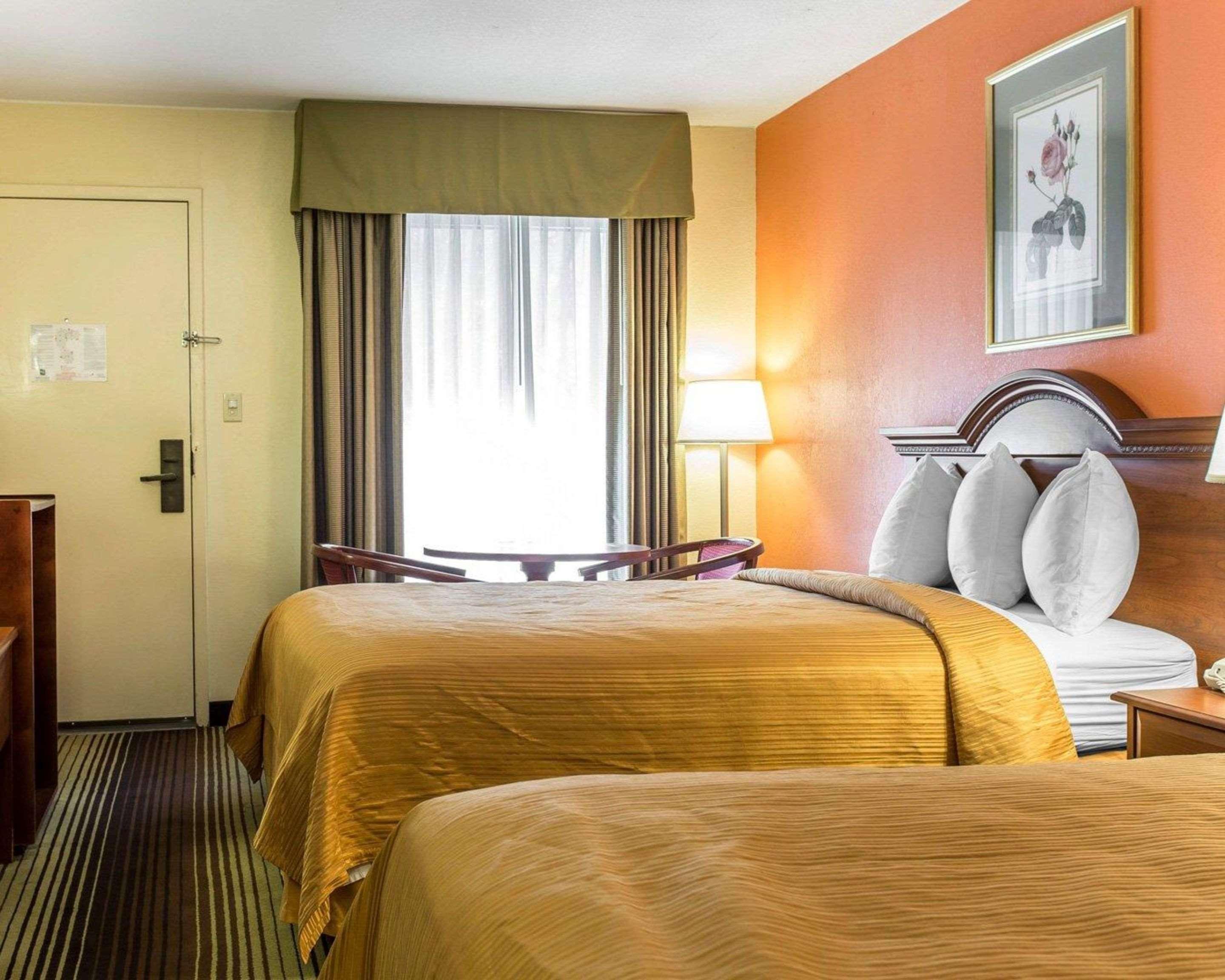 Quality Inn University Winston-Salem Zewnętrze zdjęcie