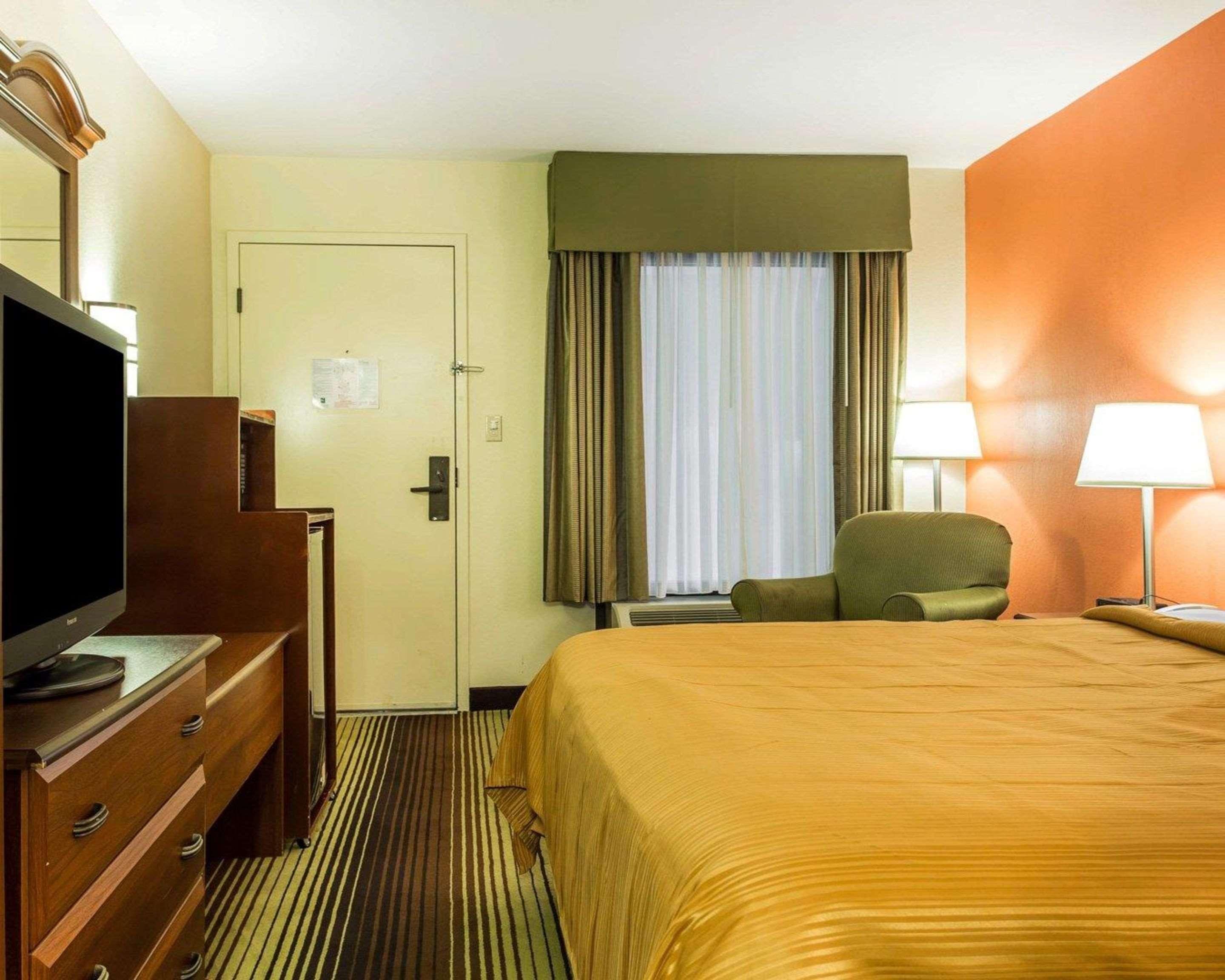 Quality Inn University Winston-Salem Zewnętrze zdjęcie