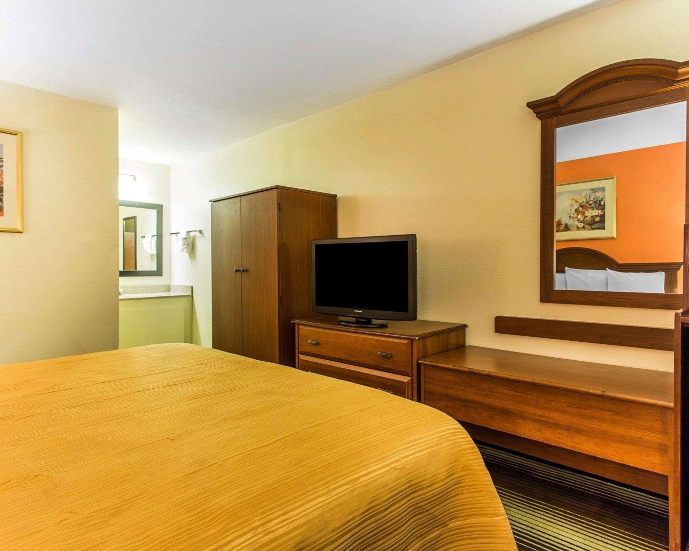 Quality Inn University Winston-Salem Zewnętrze zdjęcie