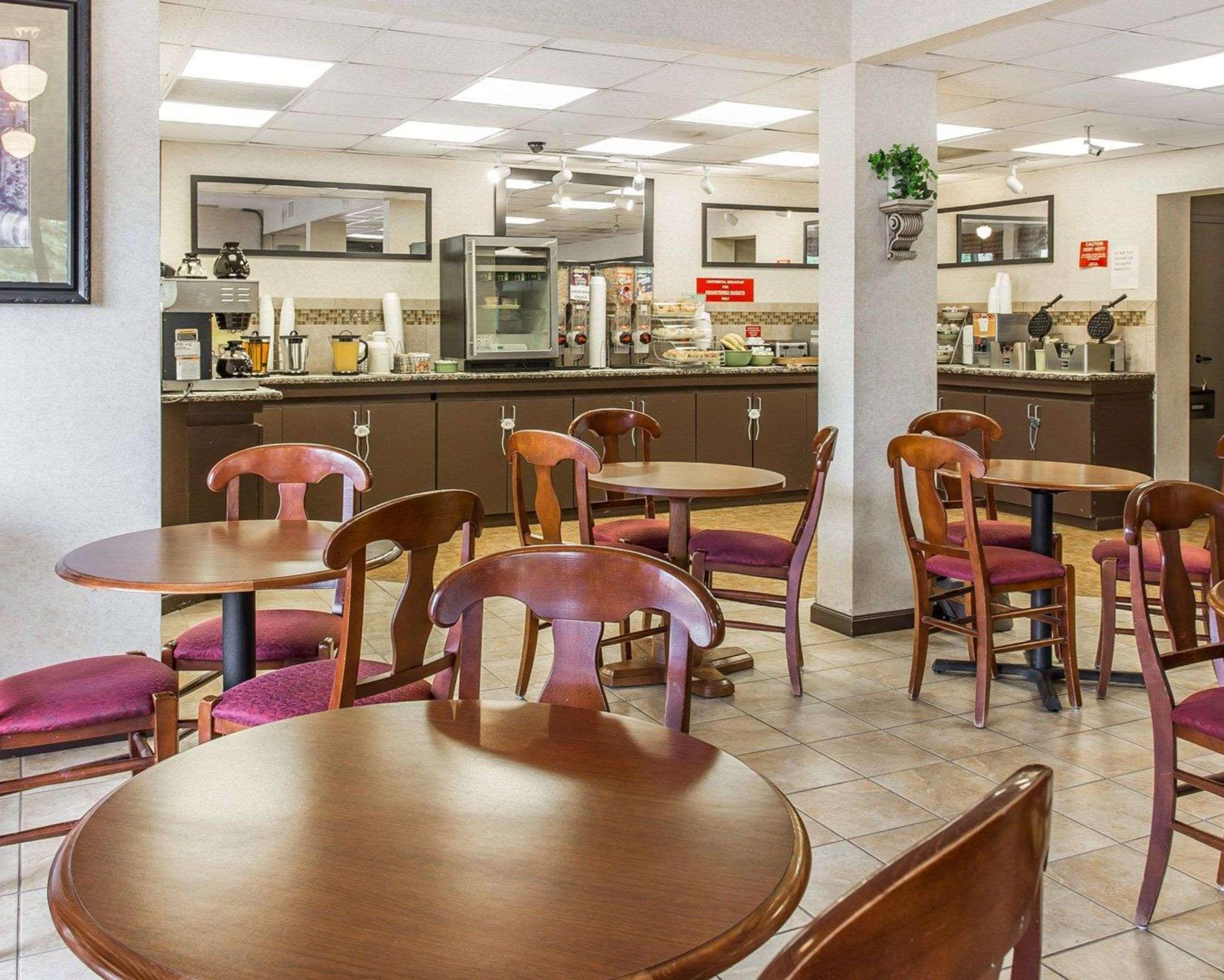 Quality Inn University Winston-Salem Zewnętrze zdjęcie