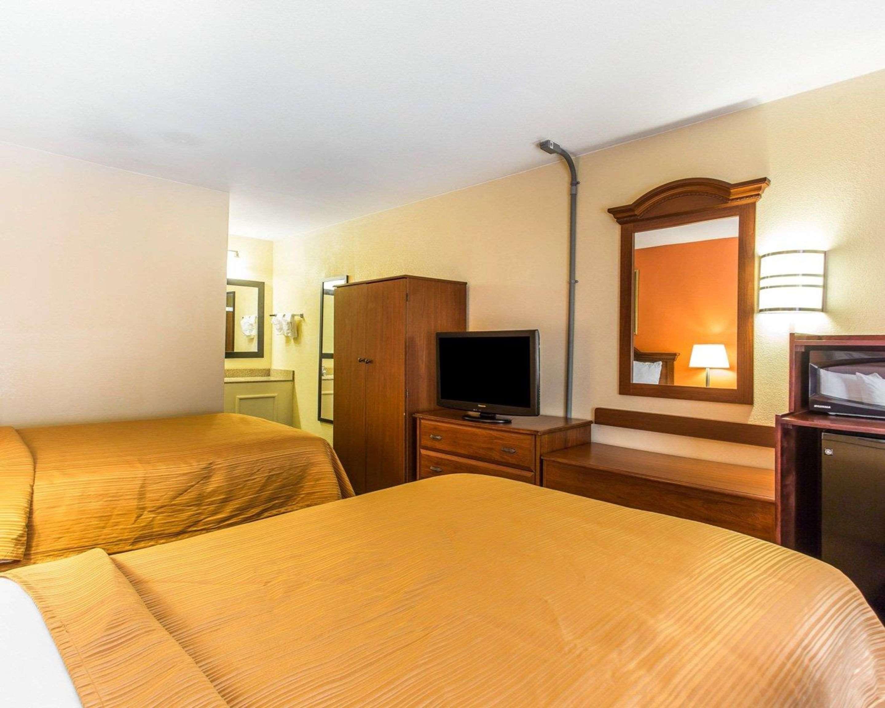 Quality Inn University Winston-Salem Zewnętrze zdjęcie