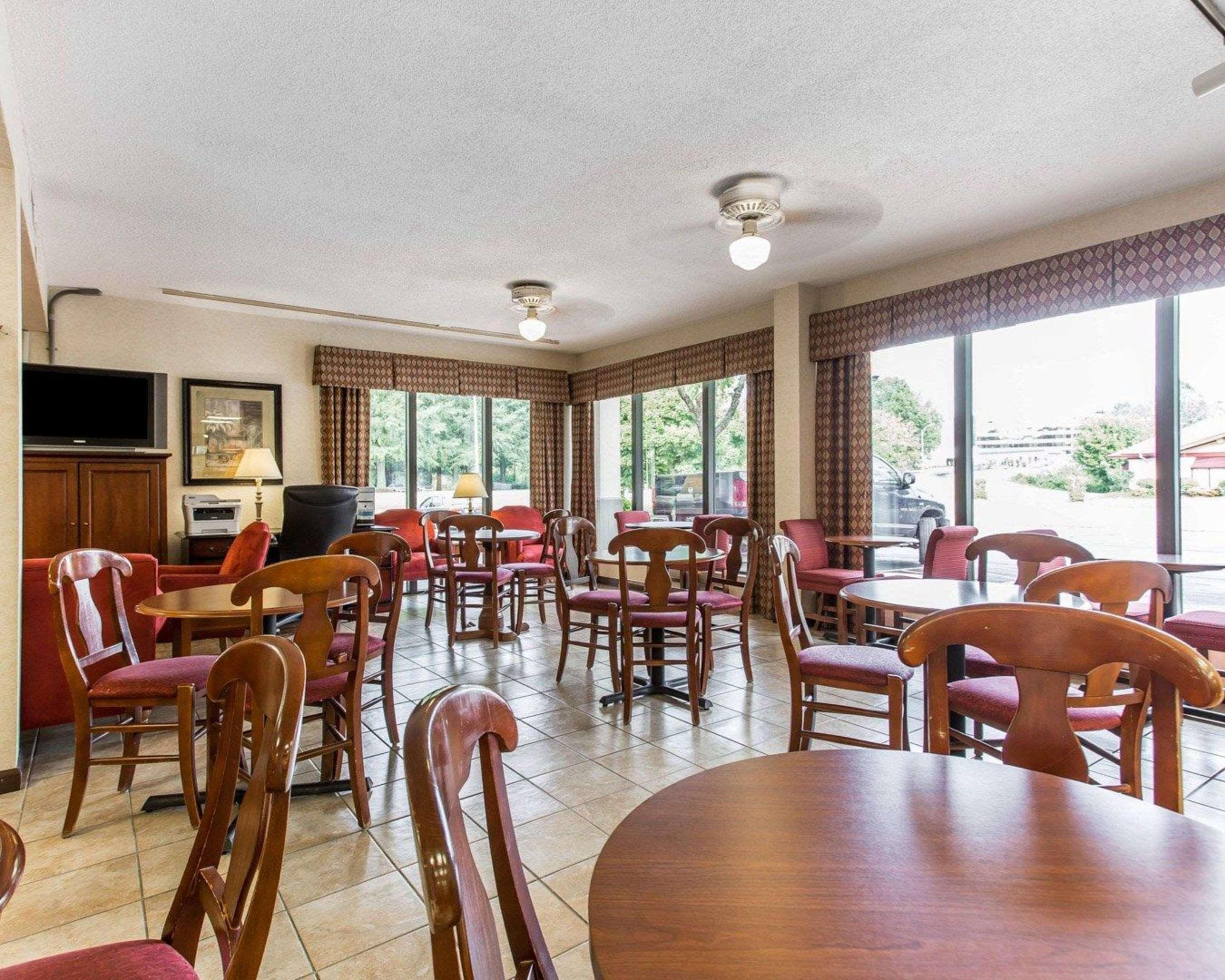 Quality Inn University Winston-Salem Zewnętrze zdjęcie