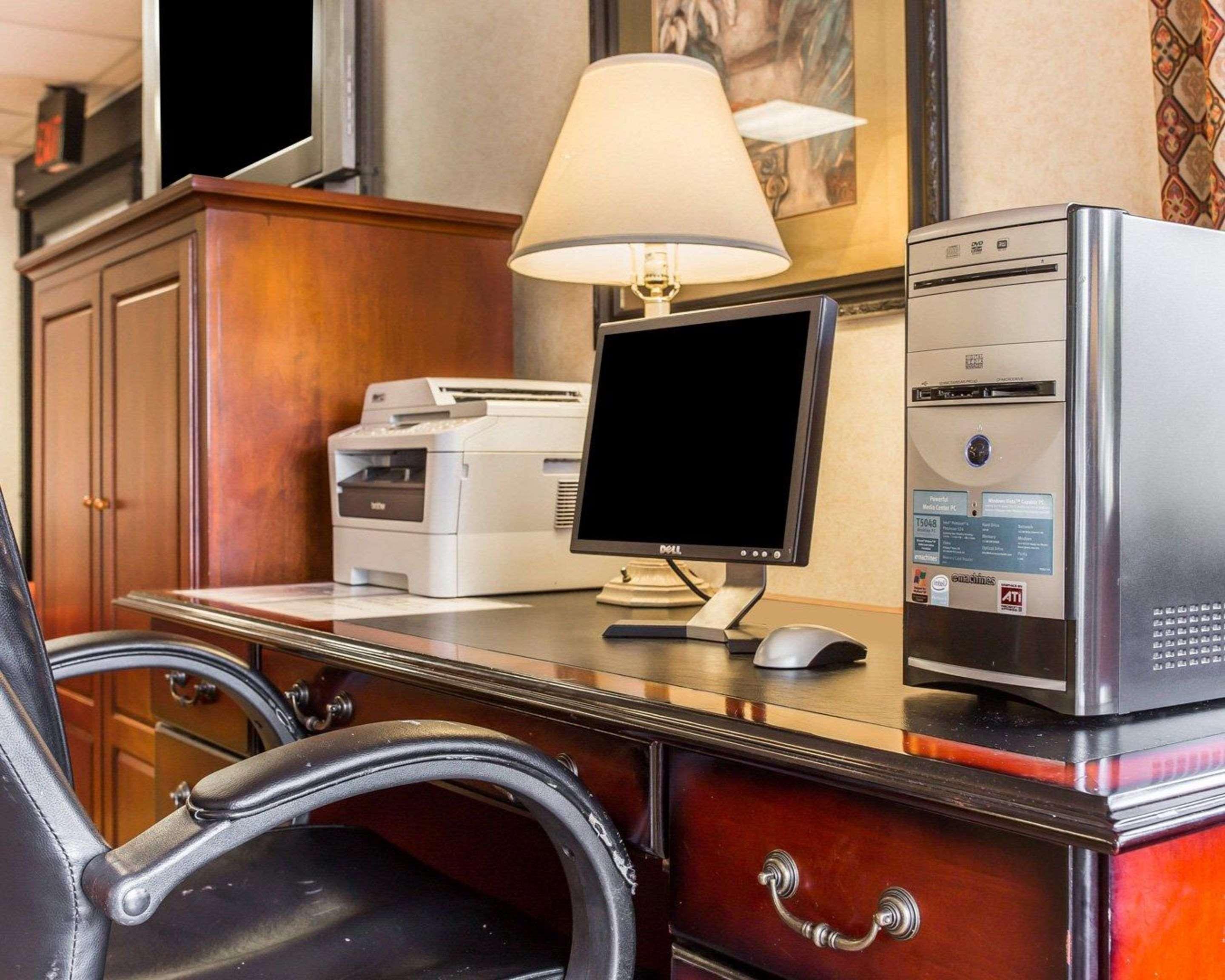 Quality Inn University Winston-Salem Zewnętrze zdjęcie