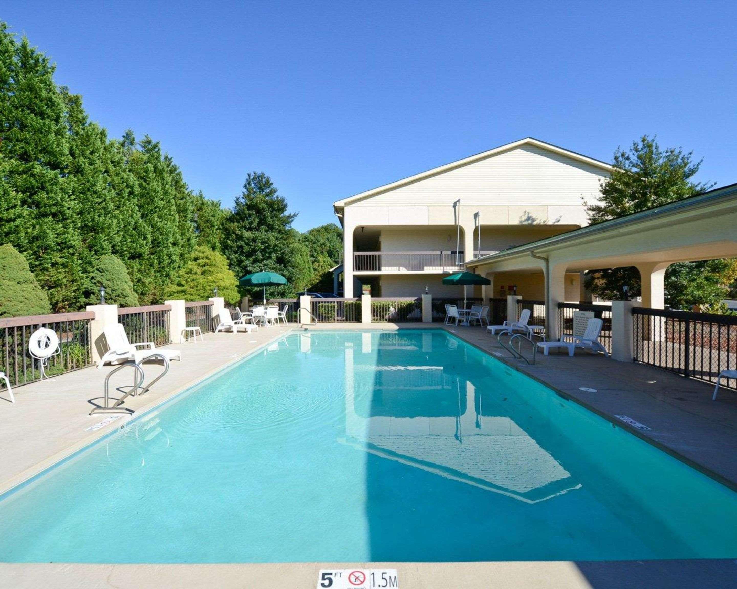 Quality Inn University Winston-Salem Zewnętrze zdjęcie