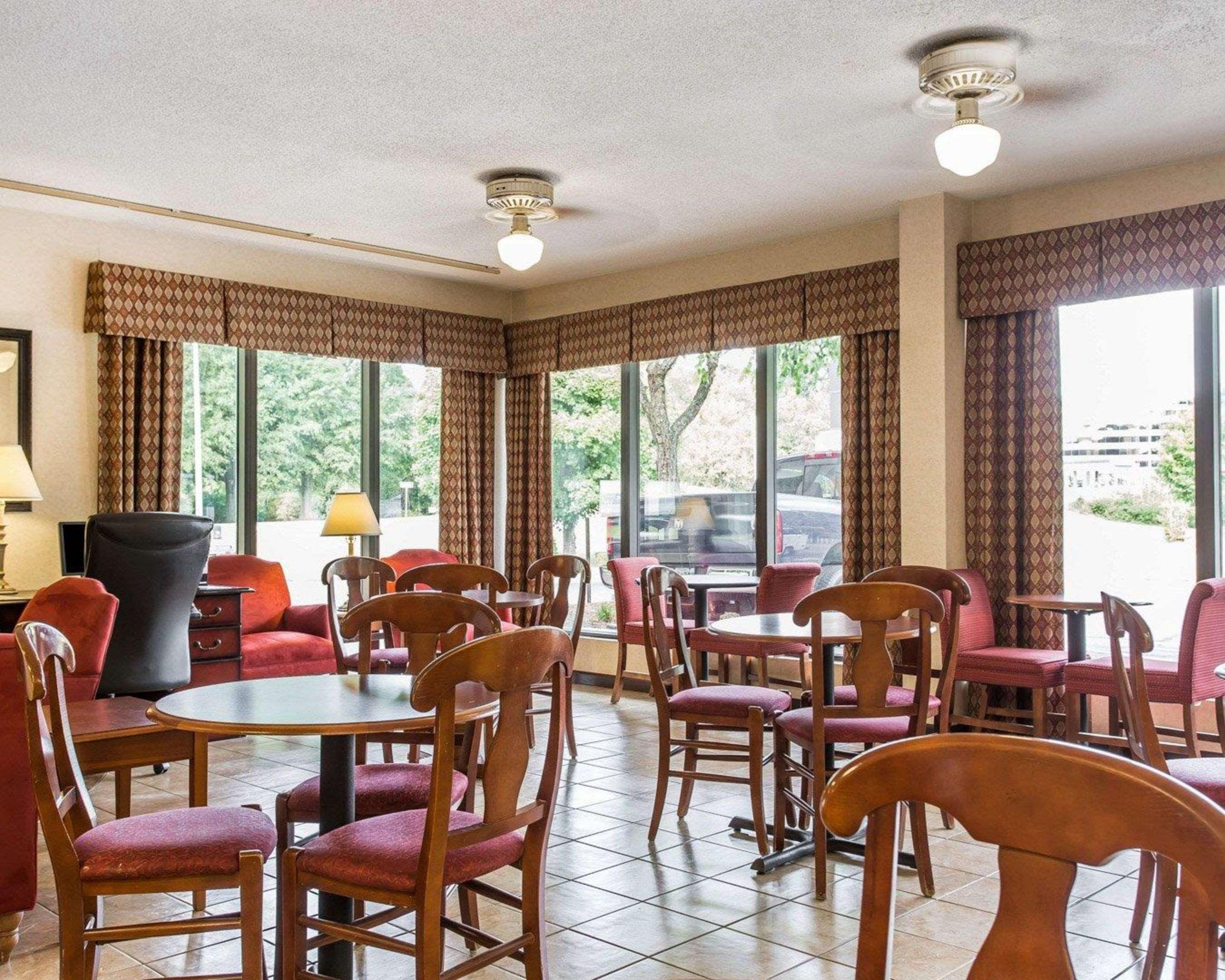 Quality Inn University Winston-Salem Zewnętrze zdjęcie