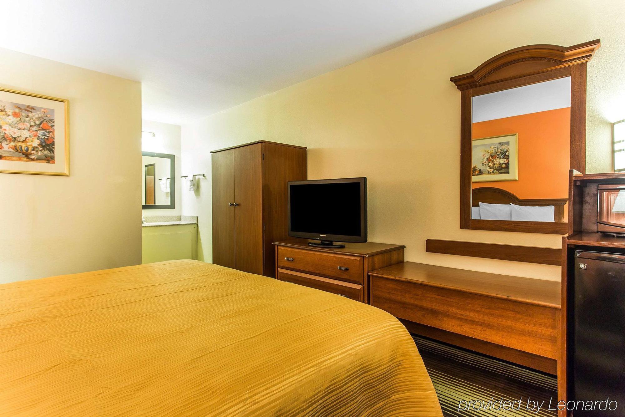 Quality Inn University Winston-Salem Zewnętrze zdjęcie