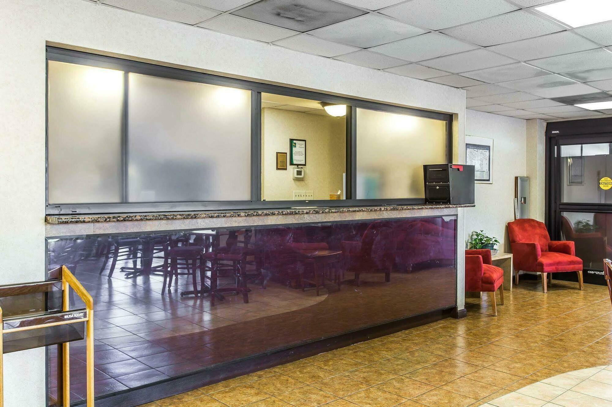 Quality Inn University Winston-Salem Zewnętrze zdjęcie